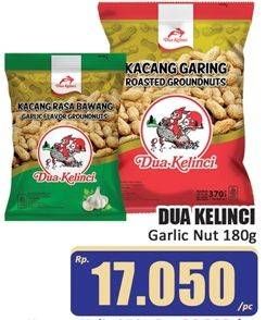 Promo Harga Dua Kelinci Kacang Rasa Bawang 180 gr - Hari Hari