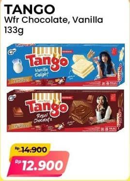 Promo Harga Tango Wafer Chocolate, Vanilla Milk 133 gr - Alfamart