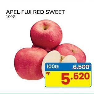 Promo Harga Apel Fuji Red Sweet per 100 gr - Indomaret
