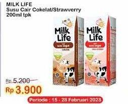 Promo Harga Milk Life UHT Stroberi, Cokelat 200 ml - Indomaret