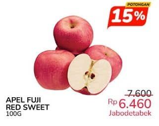 Promo Harga Apel Fuji Red Sweet per 100 gr - Indomaret