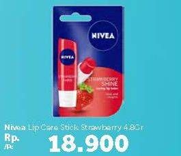Promo Harga NIVEA Lip Balm Strawberry 4 gr - Carrefour