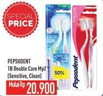 Promo Harga PEPSODENT Sikat Gigi Double Care Sensitive Soft, Clean Medium 2 pcs - Hypermart