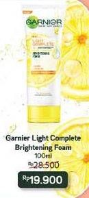 Promo Harga GARNIER Light Complete Brightening Foam 100 ml - Indomaret