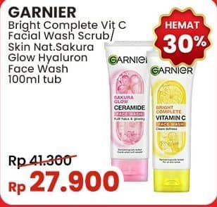 Promo Harga Garnier Facial Cleanser Bright Complete Face Scrub, Sakura Glow Hyaluron Whip Foam 100 ml - Indomaret