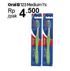 Promo Harga ORAL B Toothbrush All Rounder 1 2 3 Medium  - Carrefour