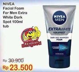 Promo Harga NIVEA MEN Facial Foam White Darkspot 100 ml - Indomaret