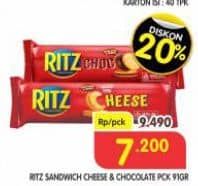 Promo Harga Ritz Crackers Sandwich Chocolate, Cheese 91 gr - Superindo
