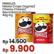 Promo Harga Pringles Potato Crisps Original, Cheesy Cheese, Sour Cream Onion 42 gr - Indomaret