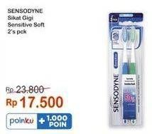 Promo Harga SENSODYNE Sikat Gigi Sensitive Soft 2 pcs - Indomaret