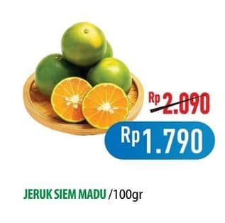 Promo Harga Jeruk Siam Madu per 100 gr - Hypermart