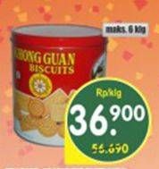 Promo Harga KHONG GUAN Assorted Biscuit Red  - Superindo