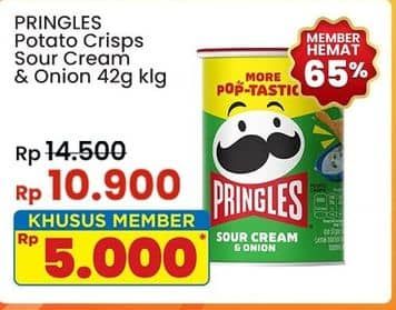 Promo Harga Pringles Potato Crisps Sour Cream Onion 42 gr - Indomaret