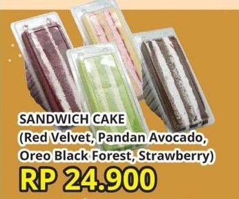 Promo Harga Sandwich Cake Oreo Black Forest, Pandan Avocado, Red Velvet, Strawberry  - Hypermart
