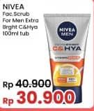 Promo Harga Nivea Men Facial Foam Extra Bright CHYA Vitamin Scrub 100 ml - Indomaret