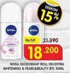 Promo Harga NIVEA Deo Roll On Extra Whitening, Pearl Beauty 50 ml - Superindo