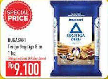 Promo Harga Bogasari Tepung Terigu Segitiga Biru 1 kg - Hypermart