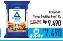 Promo Harga Bogasari Tepung Terigu Segitiga Biru 1000 gr - Hypermart