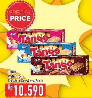 Promo Harga TANGO Wafer Chocolate, Vanilla Milk, Strawberry 176 gr - Hypermart