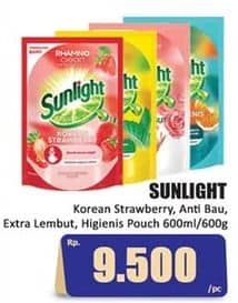 Promo Harga Sunlight Pencuci Piring Korean Strawberry, Anti Bau With Daun Mint, Extra Lembut, Higienis Plus With Habbatussauda 600 ml - Hari Hari