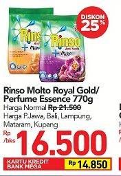 Promo Harga RINSO Molto Detergent Bubuk Royal Gold, Perfume Essence 770 gr - Carrefour