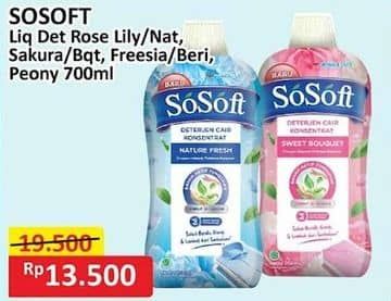 Promo Harga Sosoft Deterjen Cair Rose Waterlily, Sakura Blossom, Freesia Pear 700 ml - Alfamart