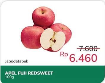 Promo Harga Apel Fuji Red Sweet per 100 gr - Indomaret