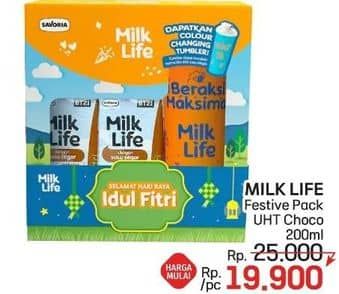 Promo Harga Milk Life Fresh Milk Festive Pack Cokelat per 2 botol 200 ml - LotteMart
