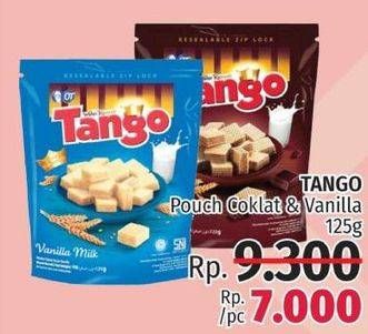 Promo Harga TANGO Wafer Chocolate, Vanilla Milk 115 gr - LotteMart