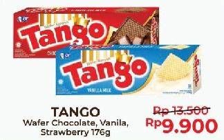 Promo Harga TANGO Wafer Chocolate, Vanilla Milk, Strawberry 176 gr - Alfamart
