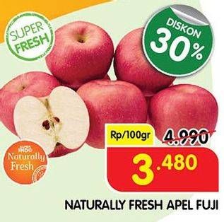 Promo Harga NATURALLY Fresh Apel Fuji per 100 gr - Superindo