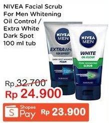 Promo Harga NIVEA MEN Facial Scrub Extra White Dark Spot, Whitening Oil Control 100 ml - Indomaret