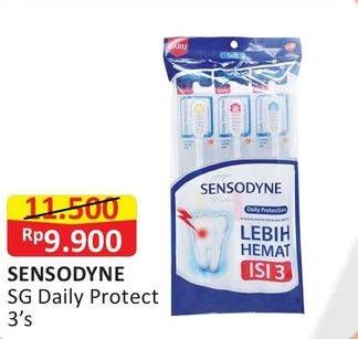 Promo Harga SENSODYNE Sikat Gigi Daily Protection 3 pcs - Alfamart