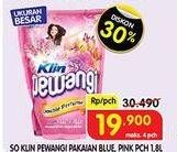 Promo Harga SO KLIN Pewangi Comfort Blue, Romantic Pink 1800 ml - Superindo