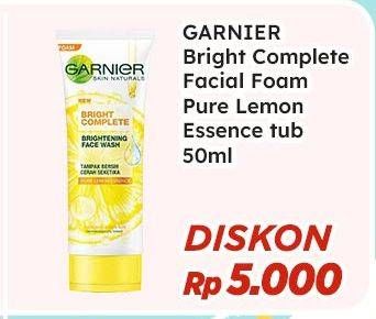 Promo Harga Garnier Light Complete Brightening Foam 50 ml - Indomaret