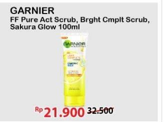 Promo Harga GARNIER Facial Foam Active / Complete Scrub / Sakura Glow 100ml  - Alfamart