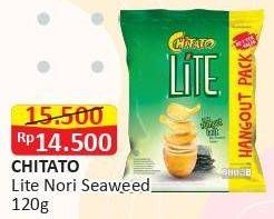 Promo Harga CHITATO Lite Snack Potato Chips  Seaweed 120 gr - Alfamart