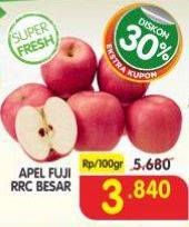 Promo Harga Apel Fuji RRC Besar per 100 gr - Superindo