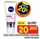 Promo Harga NIVEA Facial Foam Sparkling White 100 ml - Superindo