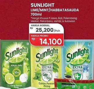 Promo Harga Sunlight Pencuci Piring Jeruk Nipis 100, Anti Bau With Daun Mint, Higienis Plus With Habbatussauda 700 ml - Carrefour