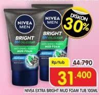 Promo Harga Nivea Men Facial Foam Bright Oil Clear Pore Minimizing Scrub 100 ml - Superindo