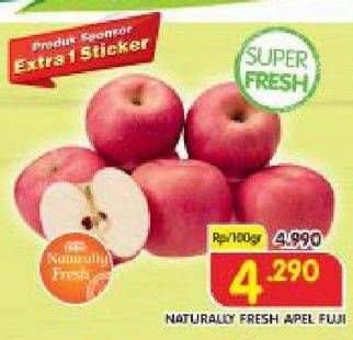 Promo Harga NATURALLY Fresh Apel Fuji per 100 gr - Superindo