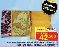 Promo Harga Home Sweet Home Keset/Indah Jaya Handuk Mandi Merah Putih Motif  - Superindo