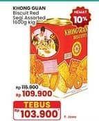 Promo Harga Khong Guan Assorted Biscuit Red Persegi 1600 gr - Indomaret