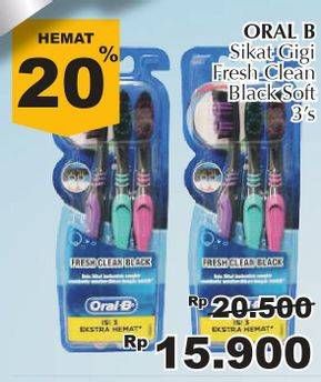 Promo Harga ORAL B Fresh Clean Black Toothbrush Soft 3 pcs - Giant