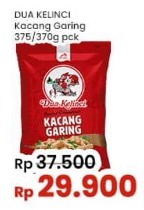 Promo Harga Dua Kelinci Kacang Garing Original 375 gr - Indomaret