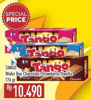 Promo Harga TANGO Wafer Chocolate, Vanilla Milk, Strawberry 176 gr - Hypermart
