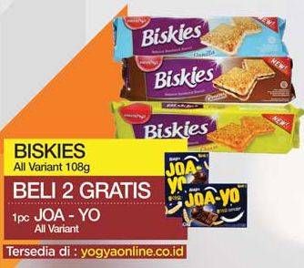 Promo Harga BISKIES Sandwich Biscuit All Variants 108 gr - Yogya