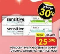 Promo Harga Pepsodent Pasta Gigi Sensitive Expert Original, Whitening, Fresh 100 gr - Superindo