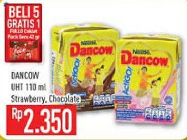 Promo Harga DANCOW Actigo UHT Strawberry, Coklat 110 ml - Hypermart